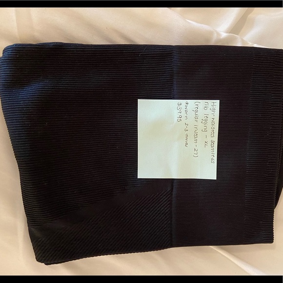 Fabletics High Waisted Seamless Rib Leggings - Picture 1 of 3